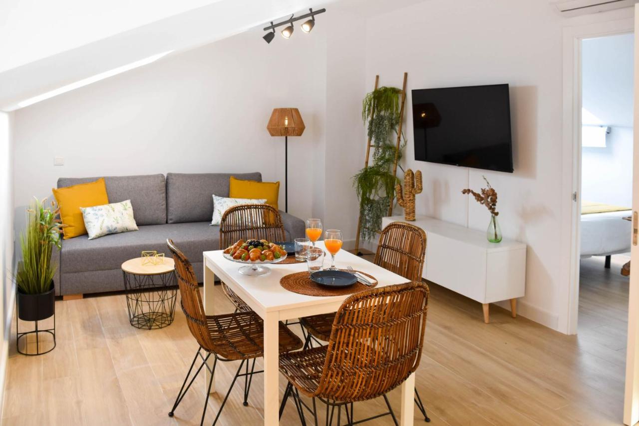 Holidays2Malaga Trinidad Renovated 1 Bedroom Penthouse Close To City Center Málaga Exterior foto
