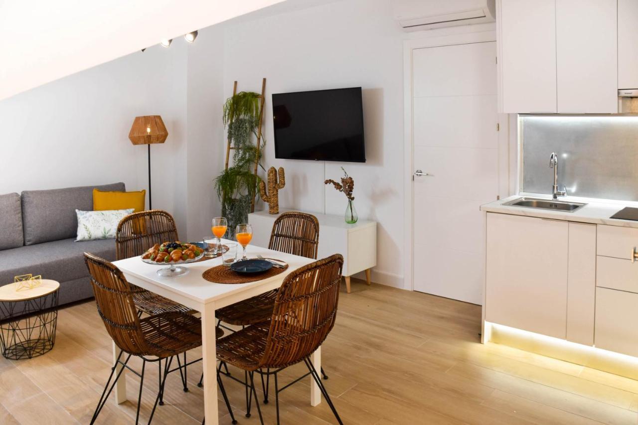 Holidays2Malaga Trinidad Renovated 1 Bedroom Penthouse Close To City Center Málaga Exterior foto